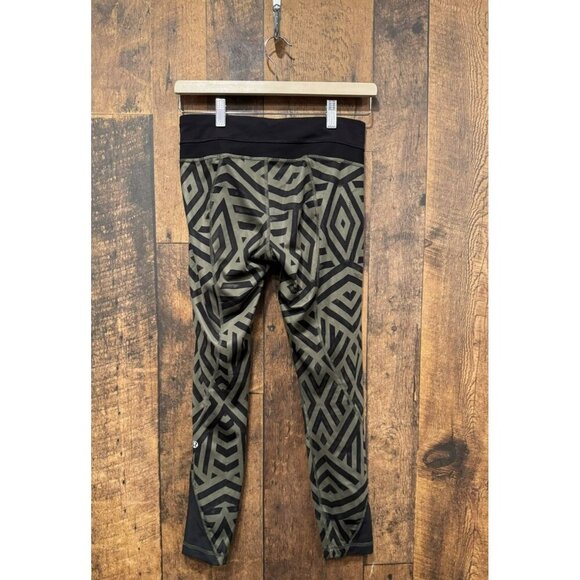 Lululemon Inspire Tight II *Full-On Luxtreme Chevron Shuffle Size 6 EUC - Picture 3 of 6